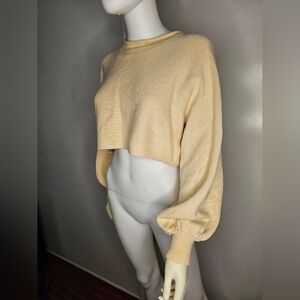 Beautiful Cream Ballon Knit Sweater
